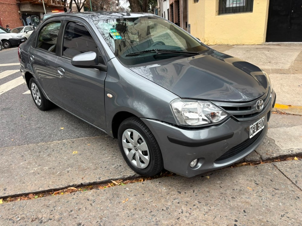 Toyota Etios 1.5 sedan Xs — foto 3